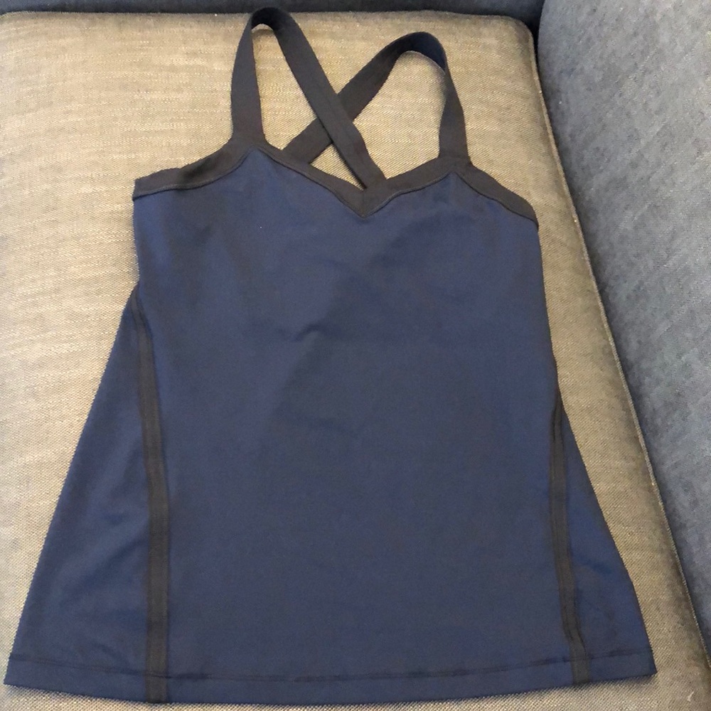 Lululemon tank size 8